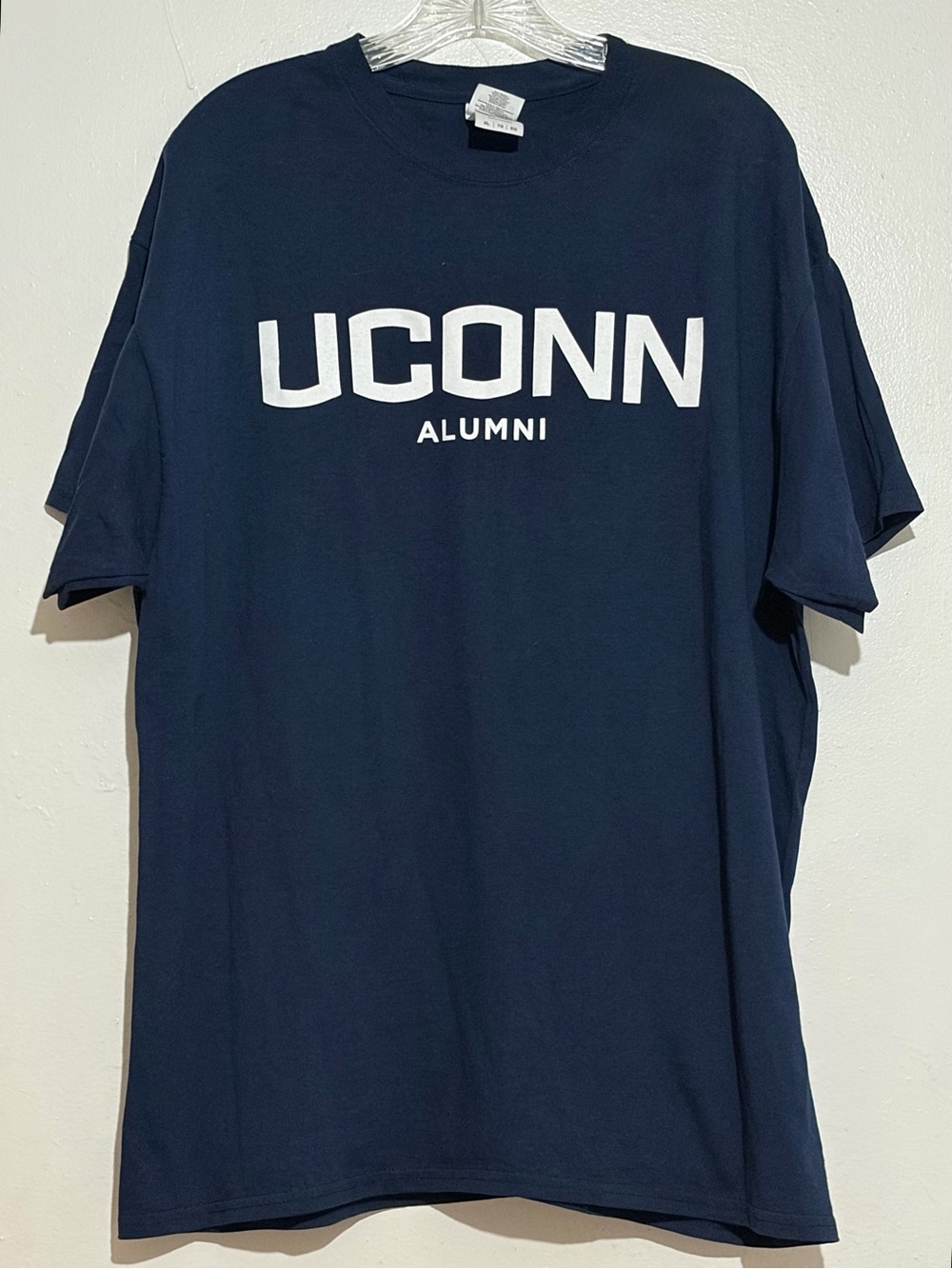 Gildan UConn Alumni Navy Blue T-Shirt Adult Unisex Size XL